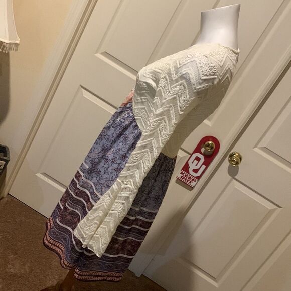 Venus dress with bell sleeves. Small - Picture 4 of 11